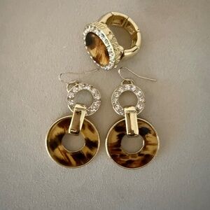 Guess Women’s Leopard Print Gold Tone Drop Earrings and matching Ring SZ 7 Ring